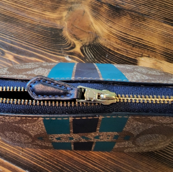 Authentic Vintage Coach Makeup bag - Picture 5 of 5